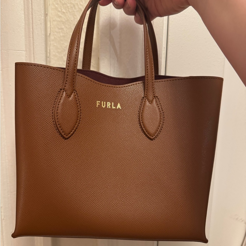 Furla Brown Leather Tote Bag with Minimalist Design